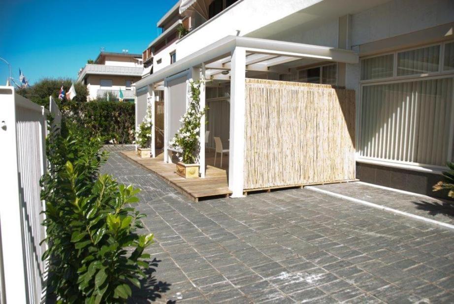 Il Marlo Suite & Breakfast Marina Di Carrara Δωμάτιο φωτογραφία